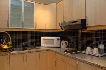 Copthorne Al Jahra Hotel & Resort 4*