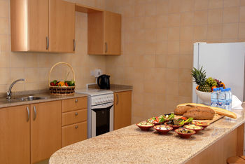 Copthorne Al Jahra Hotel & Resort 4*