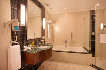 Copthorne Al Jahra Hotel & Resort 4*