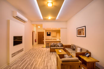 Copthorne Al Jahra Hotel & Resort 4*