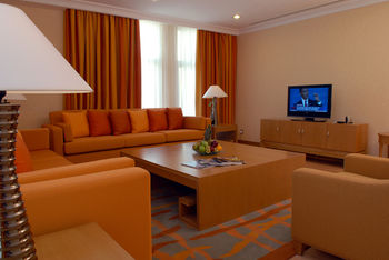 Copthorne Al Jahra Hotel & Resort 4*