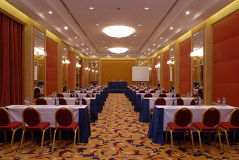 Copthorne Al Jahra Hotel & Resort 4*