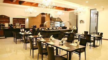 Charis Hotel 3*