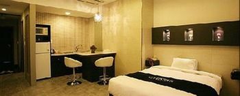 Charis Hotel 3*