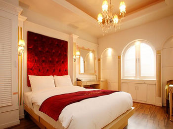 Charis Hotel 3*