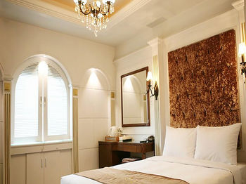 Charis Hotel 3*