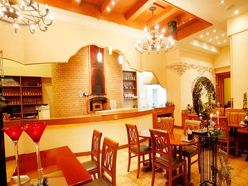 Charis Hotel 3*