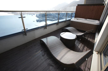 Benikea Hotel Yeosu 3*