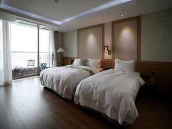 Benikea Hotel Yeosu 3*