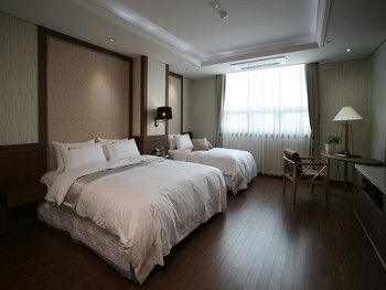 Benikea Hotel Yeosu 3*