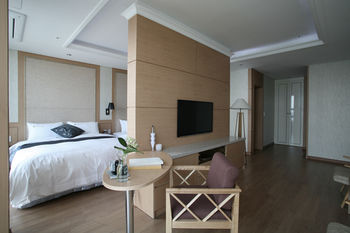 Benikea Hotel Yeosu 3*