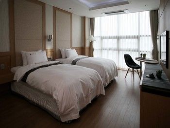 Benikea Hotel Yeosu 3*