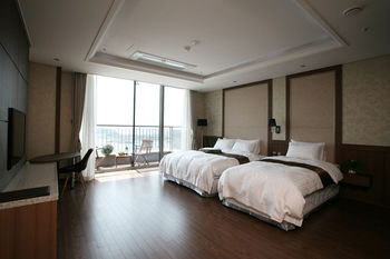 Benikea Hotel Yeosu 3*