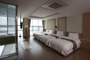 Benikea Hotel Yeosu 3*