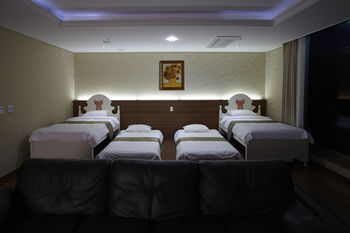 Benikea Hotel Yeosu 3*