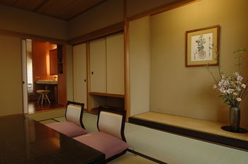 Hotel Wakamizu 3*