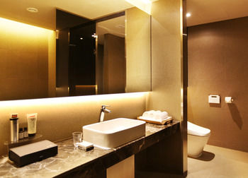Vine Hotel 3*
