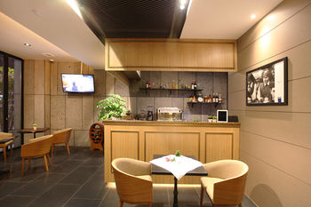 Vine Hotel 3*