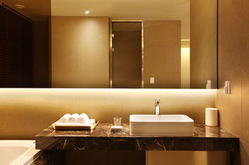 Vine Hotel 3*