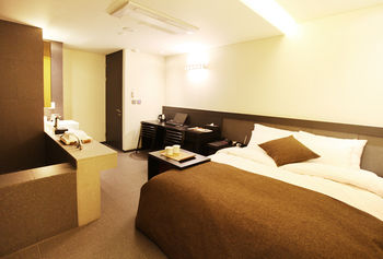 Vine Hotel 3*