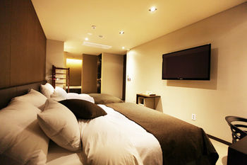 Vine Hotel 3*