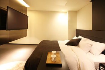 Vine Hotel 3*