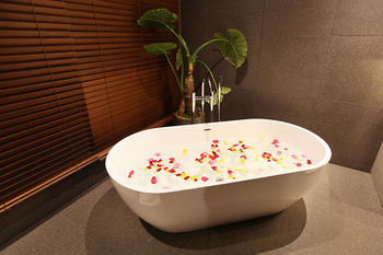 Vine Hotel 3*