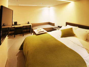 Vine Hotel 3*