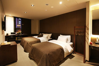 Vine Hotel 3*