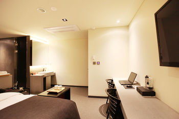 Vine Hotel 3*
