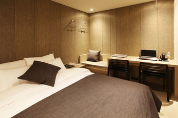 Vine Hotel 3*