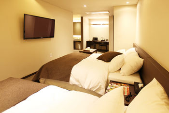 Vine Hotel 3*