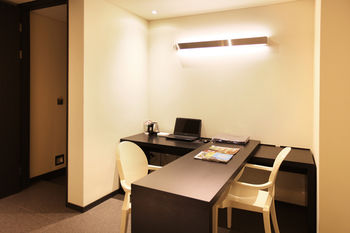 Vine Hotel 3*
