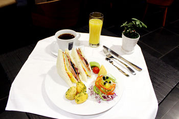 Vine Hotel 3*