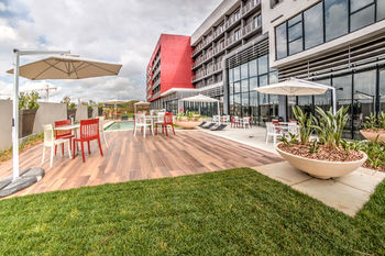 City Lodge Hotel Waterfall City 3*