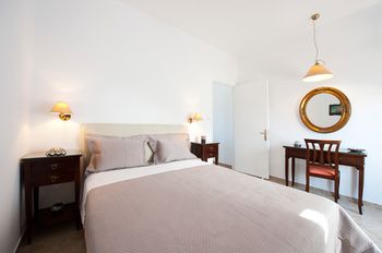 Tsakanos Apartments 0*