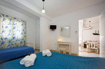 Tsakanos Apartments 0*