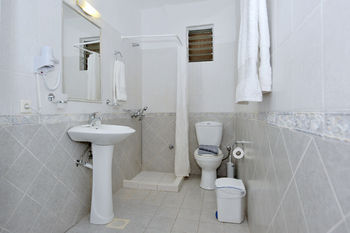 Tsakanos Apartments 0*