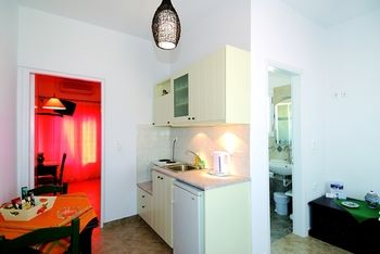 Tsakanos Apartments 0*