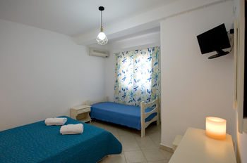 Tsakanos Apartments 0*