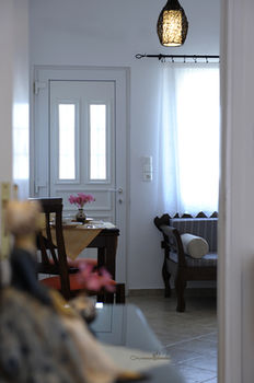 Tsakanos Apartments 0*