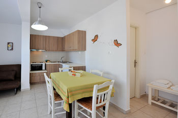 Tsakanos Apartments 0*