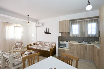 Tsakanos Apartments 0*