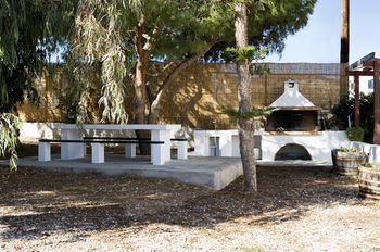 Tsakanos Apartments 0*