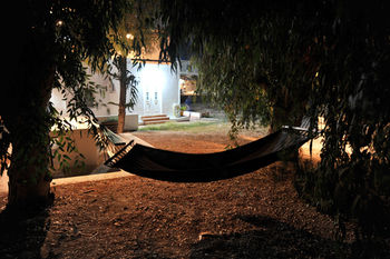 Tsakanos Apartments 0*