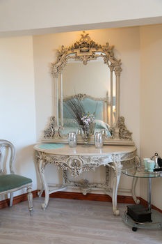 Misty Waves Boutique Hotel 4*