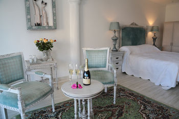 Misty Waves Boutique Hotel 4*
