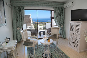 Misty Waves Boutique Hotel 4*
