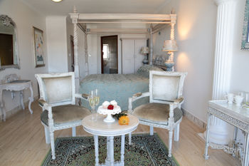 Misty Waves Boutique Hotel 4*