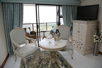 Misty Waves Boutique Hotel 4*